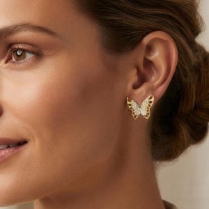 Pendientes de mariposa en Gold Filled con circonitas, tipo stud · D'Capricho